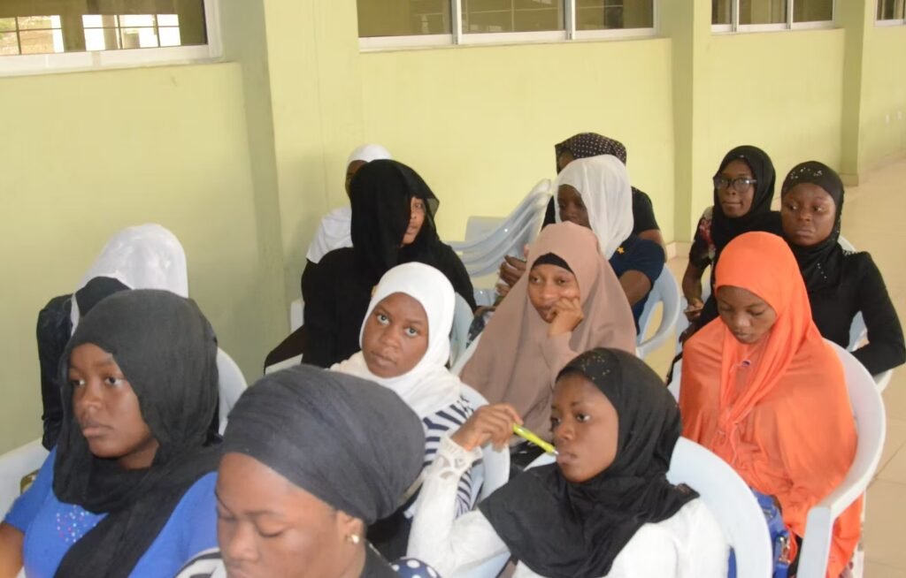 About imgi 27 686419 f6aa26aa71a9439d8df25b29986d1e11~mv2