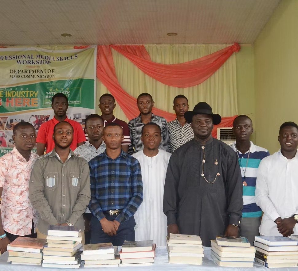 About imgi 30 686419 3fb2b3fcb5244c59a3b5b493db3967a4~mv2